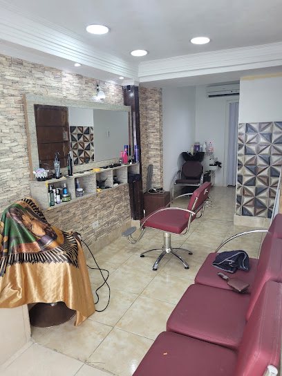 Cris Campos Próteses Capilares: cabelo em Nova Mirim, Praia Grande