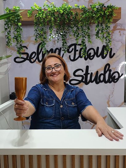 Selma Faour Studio: cabelo em Vila Nova, Cubatão