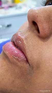 Val Gonçalves Beauty Cílios, Sobrancelhas, Hidra Gloss e Lash Lifting: cílios em Guilhermina, Praia Grande