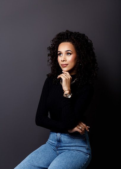Studio Alinne Castro: salão de beleza em Jardim dos Prados, Peruíbe