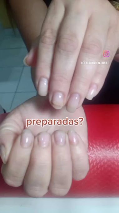 Claudia Bueno: unhas em Centro, Peruíbe