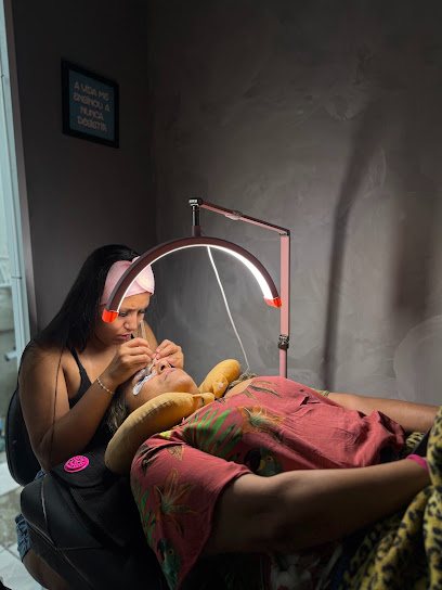Studio LaryLash extensão de cílios: cílios em Conjunto Residencial Humaitá, São Vicente