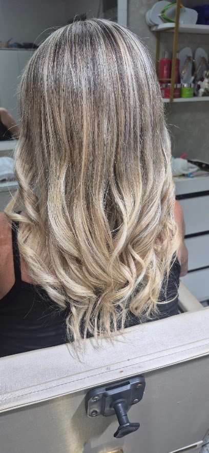 Lilian Tross Beauty: salão de beleza em Cidade Náutica, São Vicente