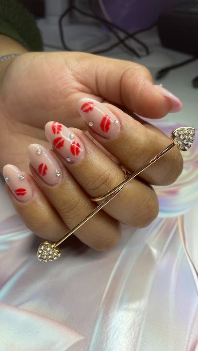 Camila Reis Studio: unhas em Jardim Independencia, São Vicente