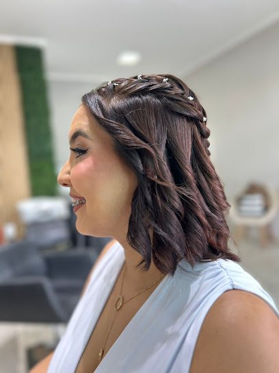 Studio Leticia Bernardo: cabelo em Centro, Peruíbe