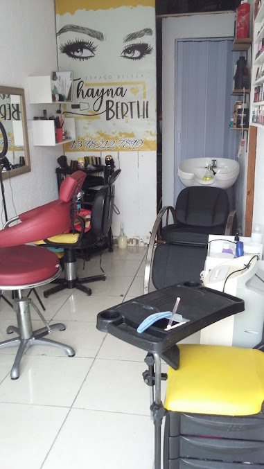 Studio Thayná Berthi: salão de beleza em Jardim Guaramar, Praia Grande (foto 3)