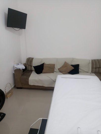 Bella mulher sala de depilaçao: estética em Jardim Melvi, Praia Grande (foto 3)
