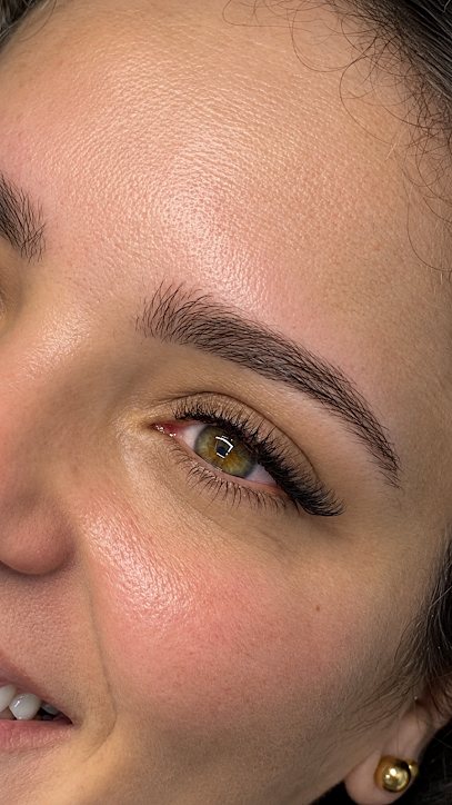 Espaço Julia Rodrigues: cílios em Vila Couto, Cubatão