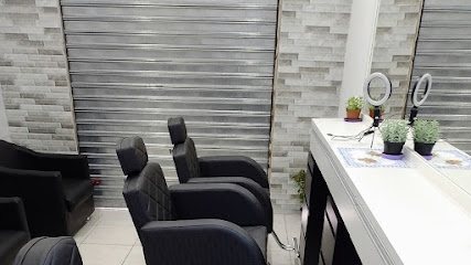Salão Valdeclécia: salão de beleza em SAMAMBAIA, Praia Grande