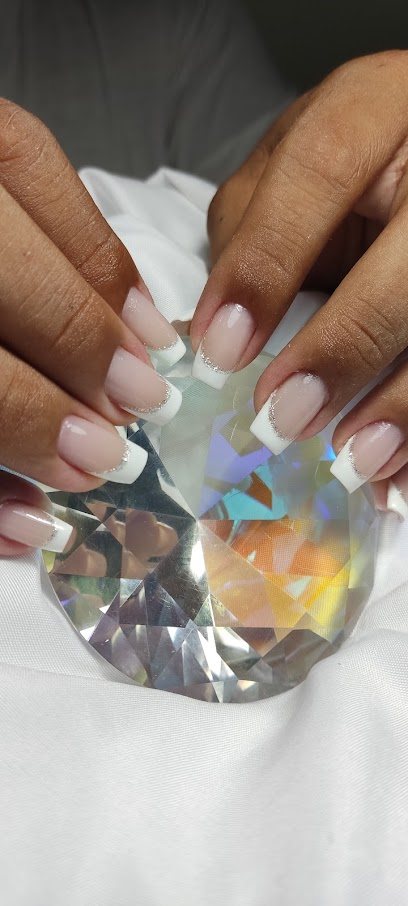 Fernanda Neiva: unhas em Boqueirão, Praia Grande