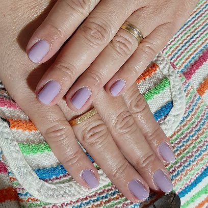 Glória Sousa: unhas em Vila São José, Cubatão