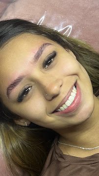 Jennifer Varela Sobrancelhas e Cílios: sobrancelhas em Parque Continental, São Vicente