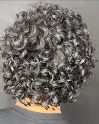 Topíssima Cachos: cabelo em Vila Sonia, Praia Grande