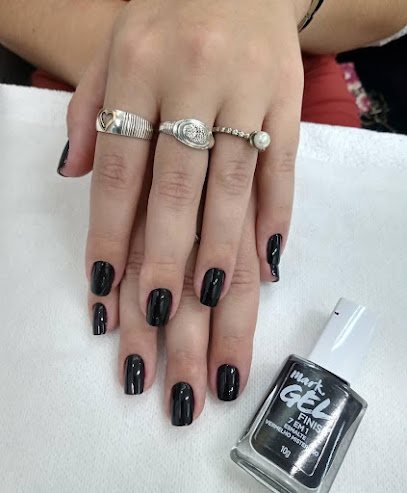 Helô Macedo Esmaltaria e Beleza: unhas em Centro, São Vicente