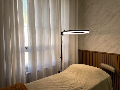 Studio Isa Moreira: salão de beleza em Centro, São Vicente