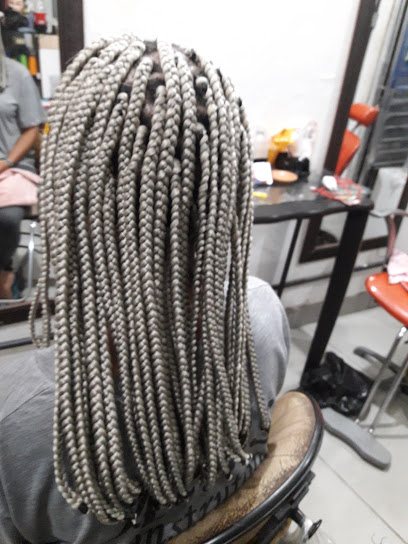 Lesliane santos tranças: cabelo em Nova Mirim, Praia Grande
