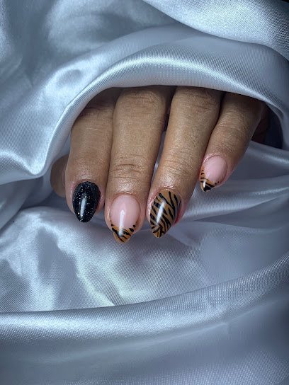 Thamirys Carmo Nails: unhas em Aviação, Praia Grande