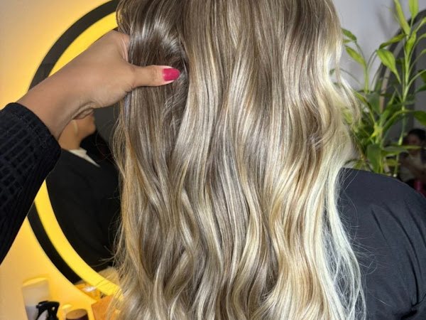 Kamilla Giordano: salão de beleza em Vila Caiçara, Praia Grande