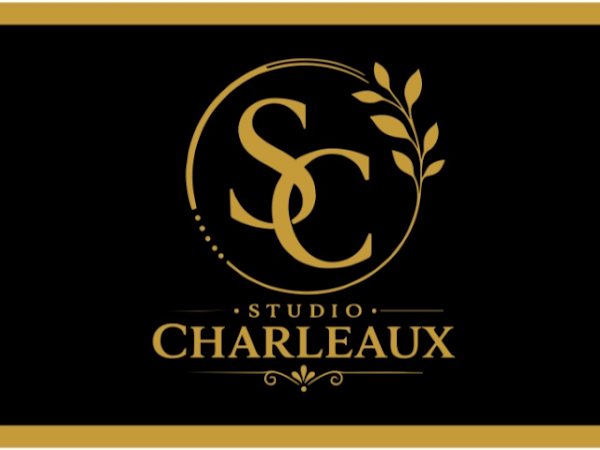 Studio Charleaux: salão de beleza em Vila Valenca, São Vicente