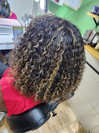 Tatiane Souza: salão de beleza em Vila Sonia, Praia Grande