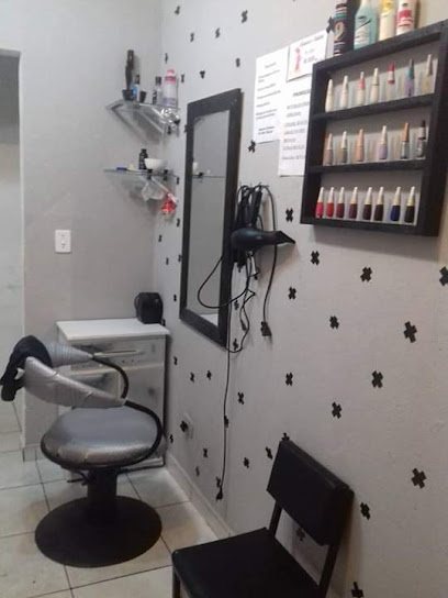 Studio Helen Santana: salão de beleza em Vila dos Pescadores, Cubatão