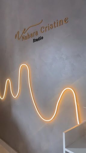 Nahara Cristine Studio: salão de beleza em Vila Tupi, Praia Grande