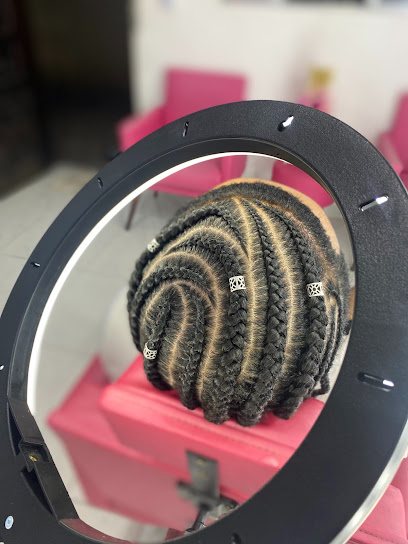 Studio Mylla Lima: salão de beleza em Jardim Rio Branco, São Vicente