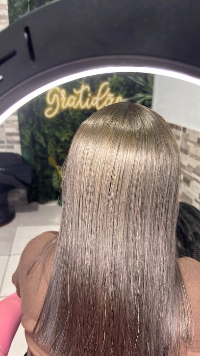 Thalita Amaral Tratamento Capilar: salão de beleza em Jardim Caraminguava, Peruíbe