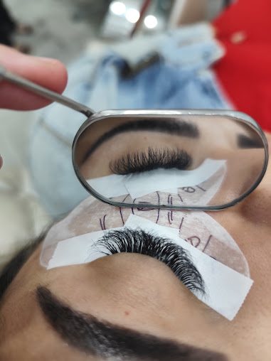 Vanessa Alvez Beauty: salão de beleza em Jardim Rio Branco, São Vicente