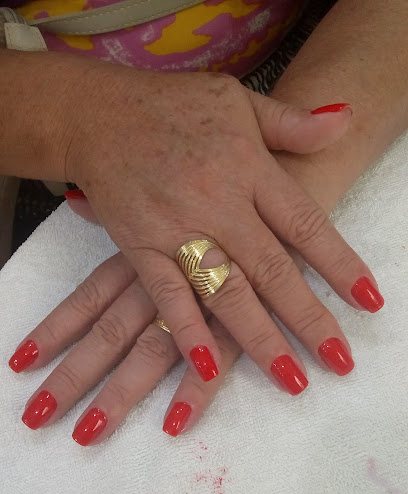 Salão de Cabelereiro e Esmalteria Iro Hair: salão de beleza em Vila Caiçara, Praia Grande