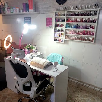 As Patroas: salão de beleza em Vila Margarida, São Vicente (foto 2)