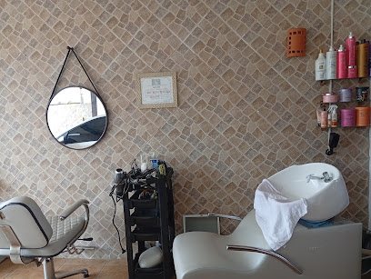 Thais Studio Hair: cabelo em Vila Caiçara, Praia Grande