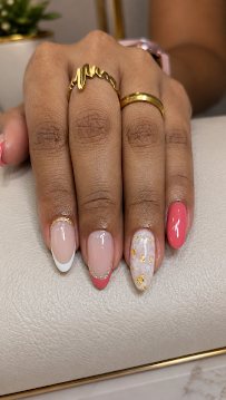 Gabriela Donnely MANICURE E NAIL DESIGNER: unhas em Jardim Melvi, Praia Grande