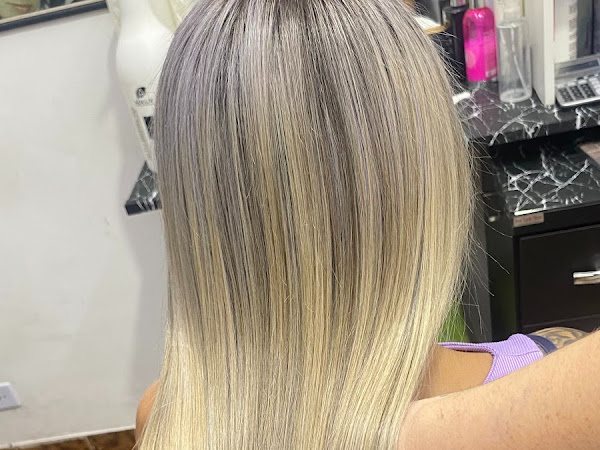Phoenix Salão de Beleza Hair: salão de beleza em Boqueirão, Praia Grande