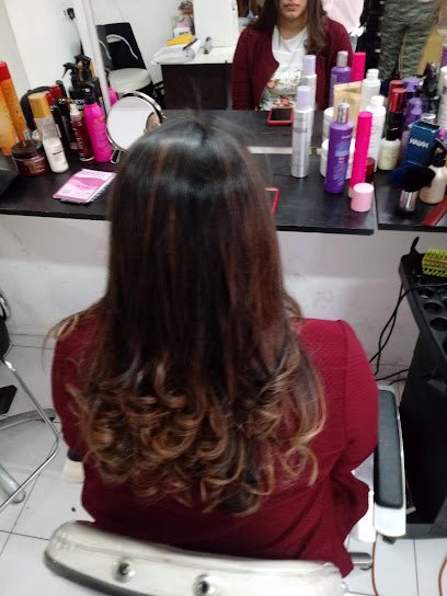 Sol de Primavera Cabeleireiros: cabelo em Centro, São Vicente