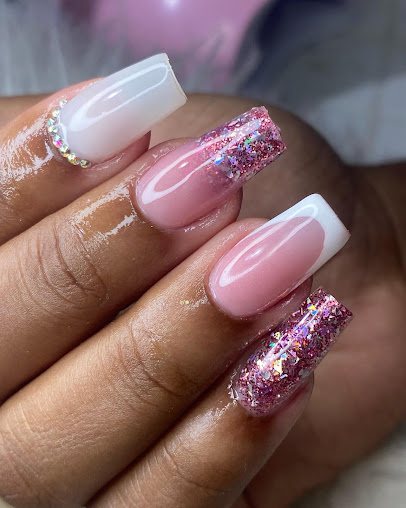 Sabrina Teixeira Nails Designer: unhas em Canto do Forte, Praia Grande