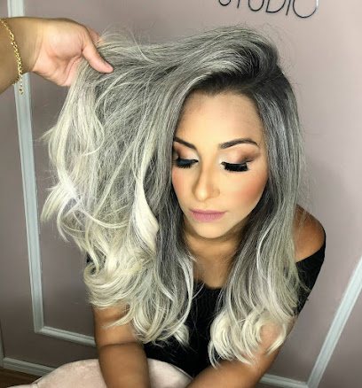Jullye scarlett studio especialista em loiro e mega Hair: cabelo em Guilhermina, Praia Grande