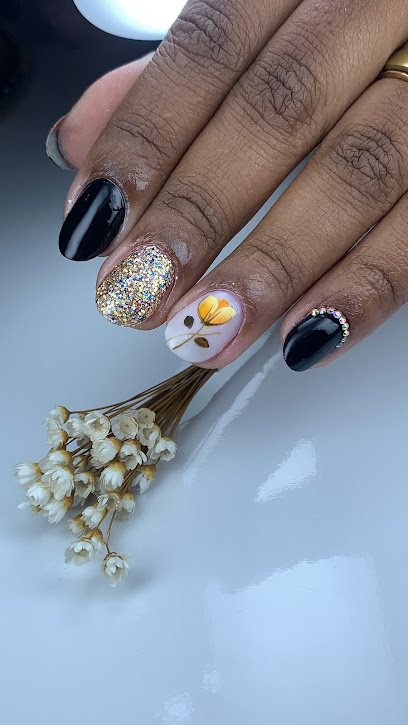 Studio Thamires Dias: unhas em Casqueiro, Cubatão