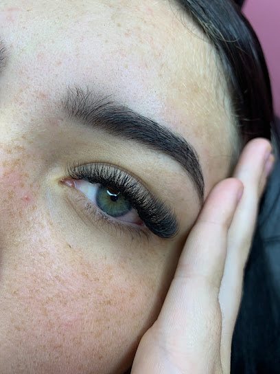 Caroliny Silva Lash: cílios em Anhanguera, Praia Grande