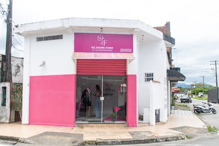 Ste Fischer Studio: salão de beleza em Conjunto Residencial Humaitá, São Vicente (foto 3)
