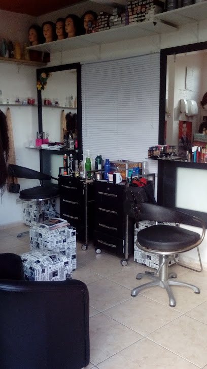 Nira coiffeur: cabelo em Catiapoã, São Vicente