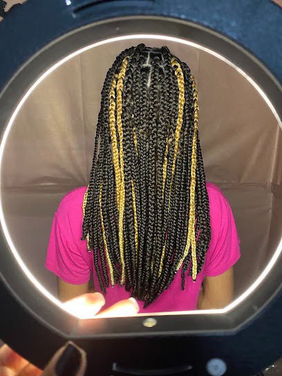 Studio Afrocachos: cabelo em Conjunto Residencial Tancredo Neves, São Vicente