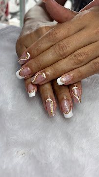 Kassy Manicure por amor: unhas em Jardim Melvi, Praia Grande (foto 2)