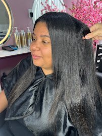 Salão Mundo Feminino: salão de beleza em Quarentenário, São Vicente