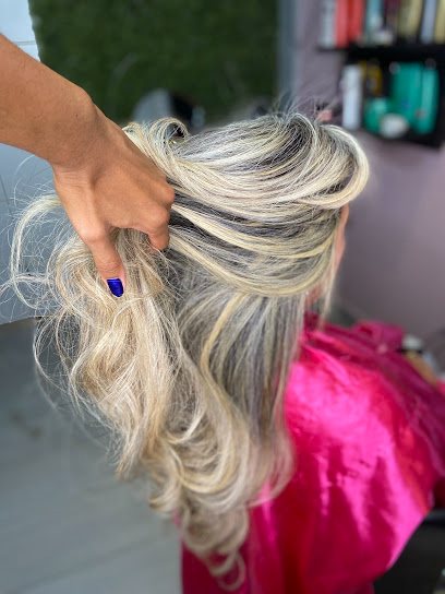 Mari Alves Hair Stylist: cabelo em Centro, São Vicente