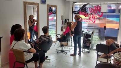Clara Cabeleireira: cabelo em Vila Cascatinha, São Vicente (foto 2)