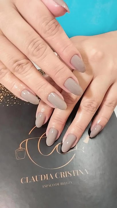 Claudia Cristina espaço de beleza: unhas em Esplanada dos Barreiros, São Vicente