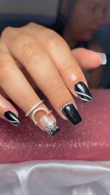Valquíria Gonçalves Nails: unhas em Jardim Rio Negro, São Vicente