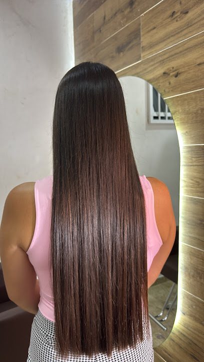 Studio Danielle Nascimento: cabelo em Vila Assuncao, Praia Grande