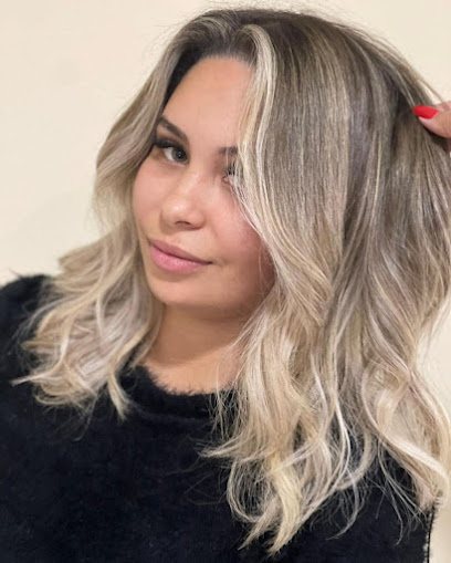 Studio Erika Fernanda: salão de beleza em Vila Tupi, Praia Grande